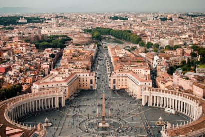 Thumbnail for Visiter le Vatican: Les secrets du cœur de la chrétienté et ses trésors cachés